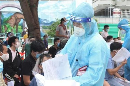 Nghệ sỹ TPHCM và hành trình hơn 2 tháng đi tình nguyện chống dịch không ngơi nghỉ
