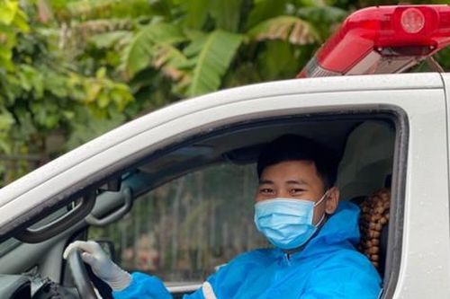 Nam sinh 9x tình nguyện lái xe cấp cứu chở F0, F1