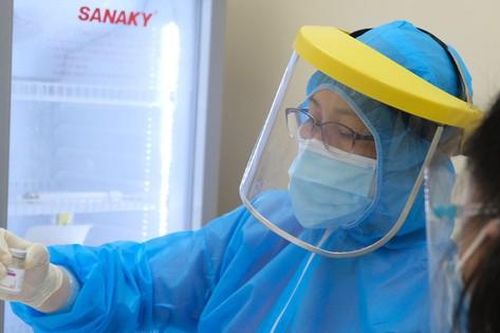 TPHCM đã chích ngừa 200.000 liều vắc-xin Sinopharm sau 2 ngày