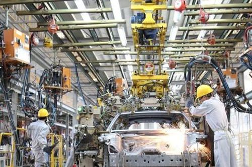 Nghiên cứu giảm 50% lệ phí trước bạ ô tô lắp ráp trong nước