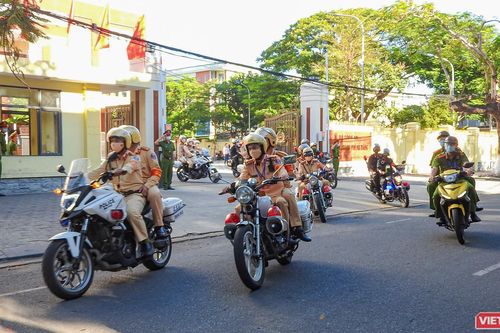 Hơn 200 tổ tuần tra kiểm soát việc 'ai ở đâu ở đó' của công an Đà Nẵng chính thức hoạt động