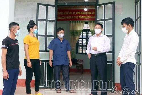 Nà Nhạn tạo nguồn phát triển đảng viên trẻ