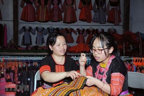 Lùi thời gian tổ chức Ngày hội Văn hóa dân tộc Mông sang tháng 12Tin khácCách mạng Tháng Tám thành công - đánh dấu thắng lợi đầu tiên cho con đường Hồ Chí Minh lựa chọnKết nối các nguồn lực chuẩn bị cơ sở vật chất cho năm học mới