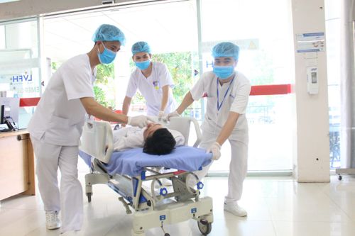 Bệnh viện dã chiến, thu dung phải tiếp nhận '24/7' người nghi mắc COVID-19