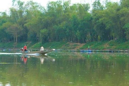 Cô gái ở Huế vượt sông thăm chồng sắp cưới khi đang cách ly