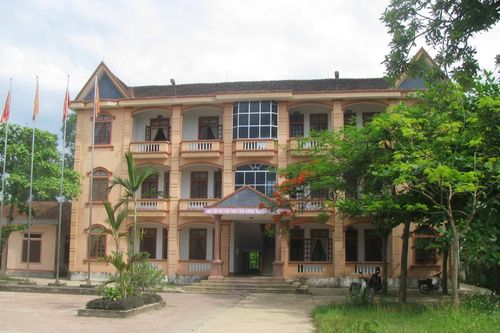 Hà Tĩnh: Ký xác nhận cho người về từ vùng dịch, 2 phó chủ tịch xã bị đình chỉ
