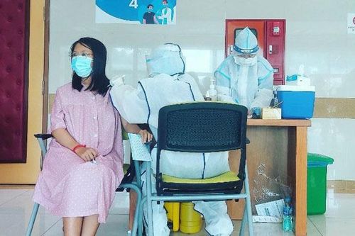 Thành phố Hồ Chí Minh: Phấn đấu đến 15-9, hơn 70% người dân trên 18 tuổi được tiêm vắc xin mũi 1