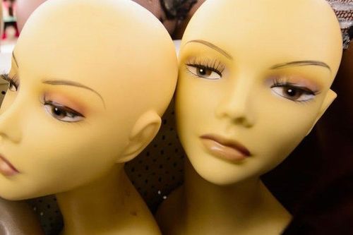 Bang ở Nigeria cấm sử dụng mannequin có đầu