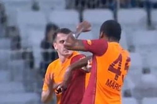 Đấm đồng đội, hậu vệ Galatasaray đối mặt với án treo giò 10 trận