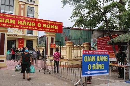 Quận Hoàng Mai: Tổ chức 'gian hàng 0 đồng' hỗ trợ người dân gặp khó khăn do dịch Covid-19