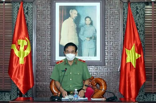 Xử lý nghiêm người dùng giấy đi đường sai mục đích