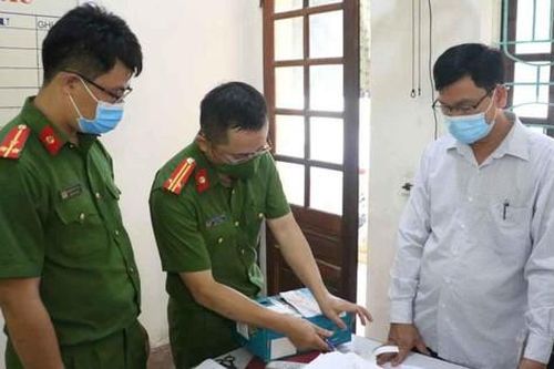 Nguyên Chủ tịch xã chỉ đạo lập khống hồ sơ biển thủ hàng trăm triệu đồng của Nhà nước