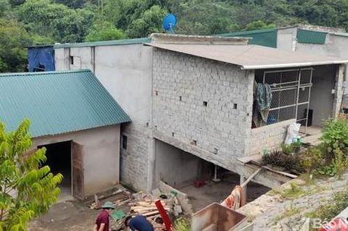 Rơi 10m xuống tầng hầm, bé gái 6 tuổi tử vong