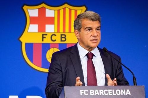 Chủ tịch Laporta lại họp báo, thừa nhận Barca sắp vỡ nợ