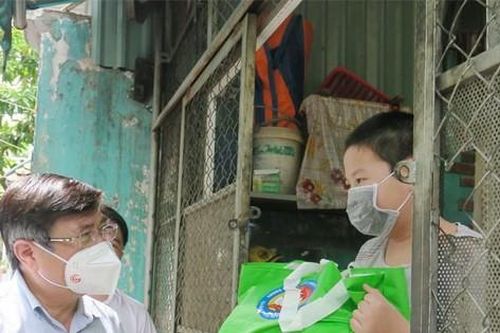'Chăm lo đầy đủ cho người dân ở lại TPHCM là đạo lý…'