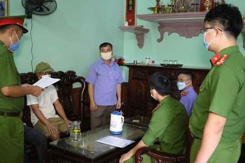Chủ tịch xã cùng 3 cán bộ lập khống hồ sơ xây nhà văn hóa
