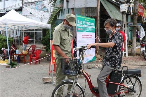 Bình Dương, Vĩnh Long nỗ lực sàng lọc, tách F0 ra khỏi cộng đồng