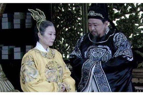 Mơ thấy con vẹt bị gẫy cánh, sợ hãi yêu cầu Địch Nhân Kiệt 'giải mộng', nghe xong Võ Tắc Thiên đỏ mặt hổ thẹn