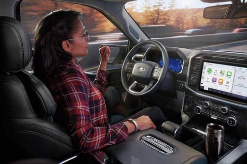 Ford và GM kiện nhau về từ 'cruise' trong hệ điều hành