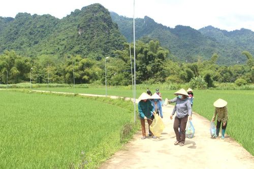 Na Hang sáng tạo trong chống rác thải nhựa