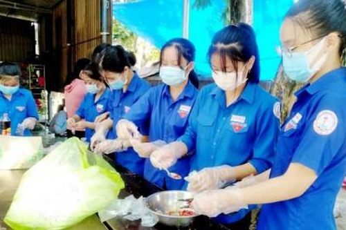 Chính trị - Xã hội Thanh niên Những bữa cơm yêu thương