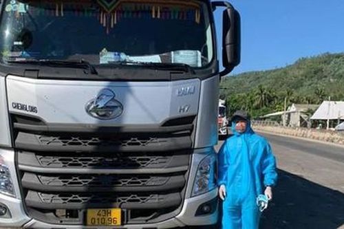 Lợi dụng xe 'luồng xanh' đưa người trái phép từ vùng dịch về
