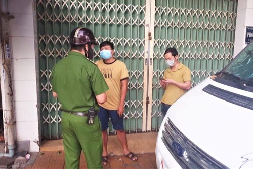 Đà Nẵng: Đi bộ 500m, 2 người đàn ông 'dính' mức phạt 15 triệu đồng