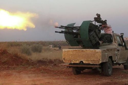 Quân đội Syria liên tục bị pháo kích, 4 binh sĩ thương vong