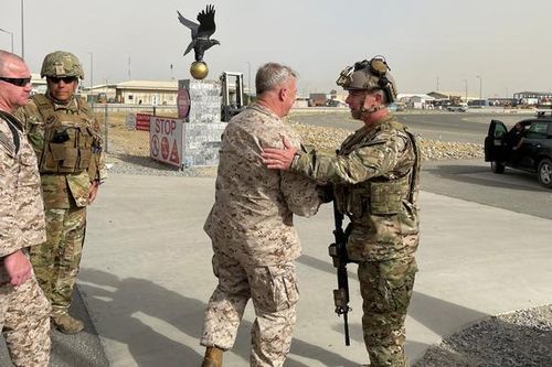 Tư lệnh Bộ chỉ huy Trung tâm Mỹ tới Kabul, Aghanistan