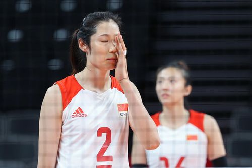 Ngôi sao bóng chuyền Trung Quốc khởi kiện các 'anh hùng bàn phím'