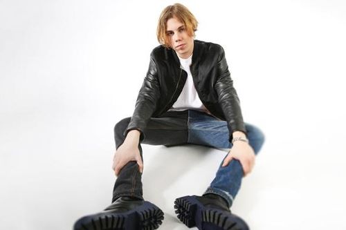 'Stay' của The Kid Laroi tiếp tục đứng No.1 trên Billboard