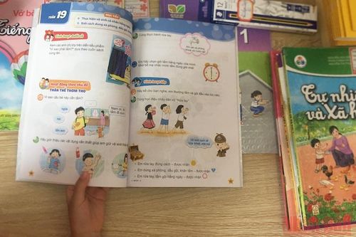 Tháo gỡ khó khăn để sách giáo khoa đến tay học sinh trước năm học mới