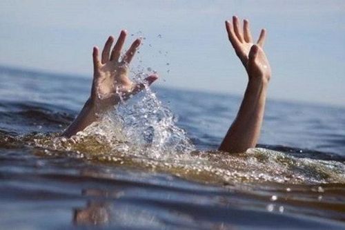 3 người bị sóng cuốn trôi ở ven biển huyện Nghĩa Hưng, Nam Định