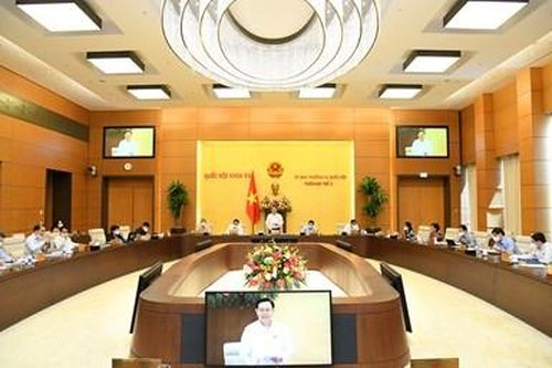 Thông qua nghị quyết thành lập các cơ quan tư pháp trong quân đội