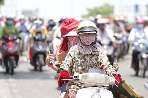 Cảnh báo nắng nóng ở khu vực Trung Bộ kéo dài, chỉ số tia cực tím gây hại rất cao