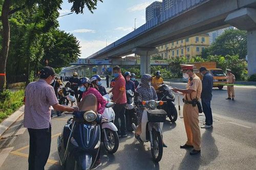 Hà Nội: Kiểm soát gần 9.000 phương tiện trong nội thành, xử phạt 145 trường hợp vi phạm