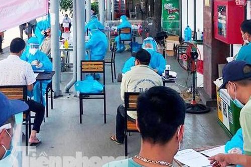 Cận cảnh bến xe 17.000 m2 thành điểm test COVID cho người dân Thủ đô