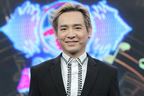 Việt Quang vui vẻ, chơi hết mình trong gameshow trước khi mất