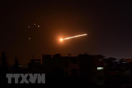 Quân đội Israel bắn tên lửa vào cơ sở quân sự tại Syria