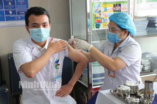 Ninh Bình đã tiêm trên 60,6 nghìn liều vắc-xin phòng COVID-19