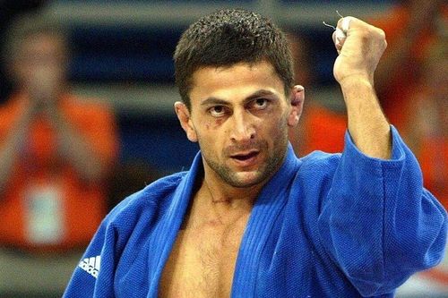 Cựu vô địch Olympic bị cáo buộc xả súng giết người