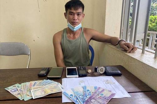 Đối tượng trốn truy nã bị bắt giữ trong nhà nghỉ như thế nào