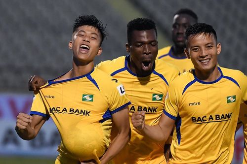 SLNA chia tay tiền đạo người Nigeria