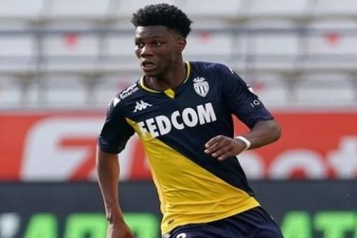 Chuyển nhượng cầu thủ Man Utd: HLV Solskjaer muốn ký thêm 1 tiền vệ; Real Madrid chấm Pogba vào Hè 2022; tin vui Marcus Rashford