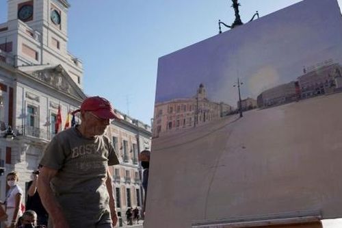 Huyền thoại sống của hội họa Tây Ban Nha tại quảng trường Puerta del Sol nổi tiếng
