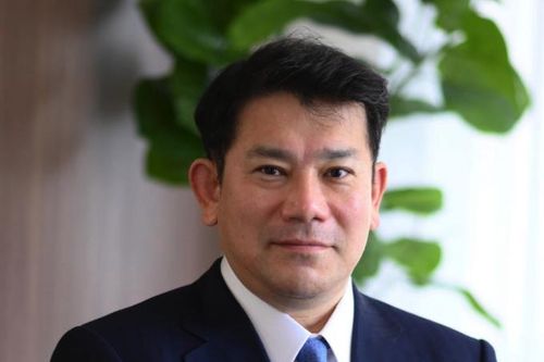 Người sáng lập Viện dưỡng lão trở thành tỷ phú khi Nhật Bản bị tấn công dữ dội bởi Covid-19