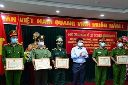 Khen thưởng lực lượng phá đường dây buôn ma túy từ Lào, Myanmar vào Việt Nam