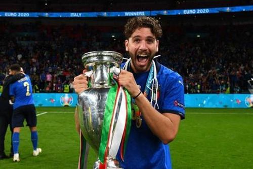 Juventus chiêu mộ nhà vô địch EURO Locatelli với giá 37,5 triệu euro