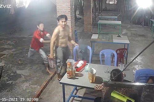 Thanh niên chém trọng thương người hàng xóm vì mối thù 10 năm