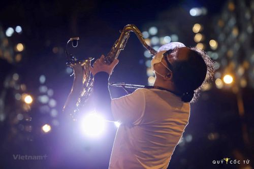 Nghệ sỹ saxophone Trần Mạnh Tuấn bị đột quỵ, hiện đã qua cơn nguy kịch